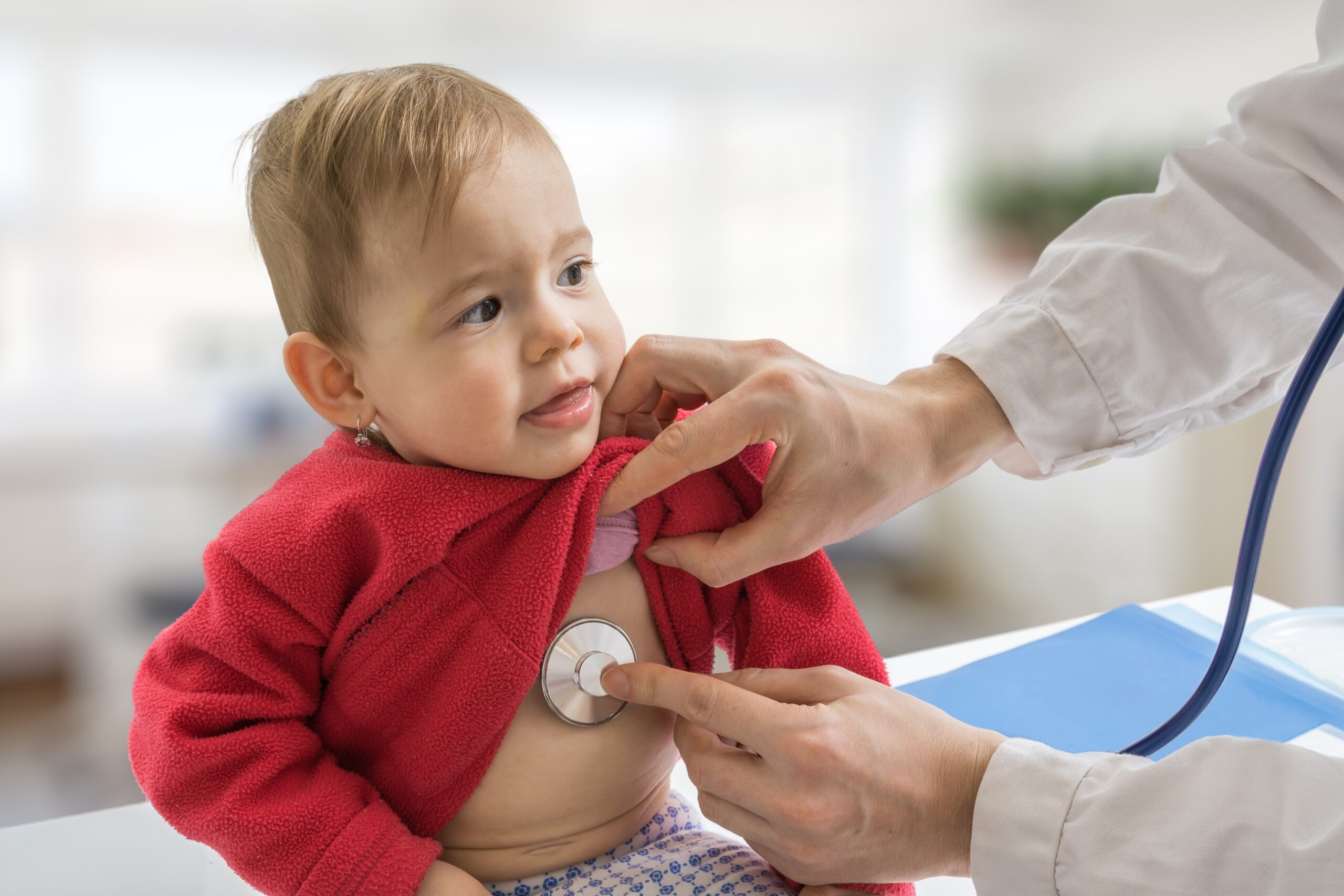 Pediatrician,Doctor,Is,Examining,Child,With,Stethoscope.,Healthcare,Concept.